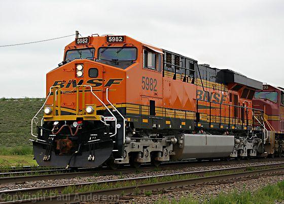 BNSF 5982 Dash 9-44CW.jpg